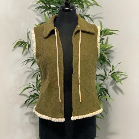 STUNNING Moss Green Vest | Fully Lined | All-Season |  Lycra - Picture 1 of 8